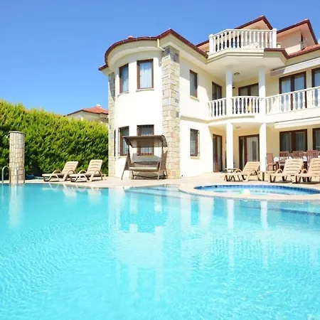 Dalyan Turaman Private Pool Sleeps 10 ヴィラ オルタジャ