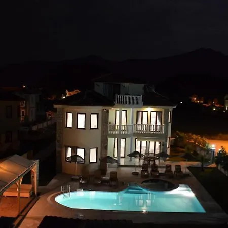 Dalyan Turaman Private Pool Sleeps 10 オルタジャ